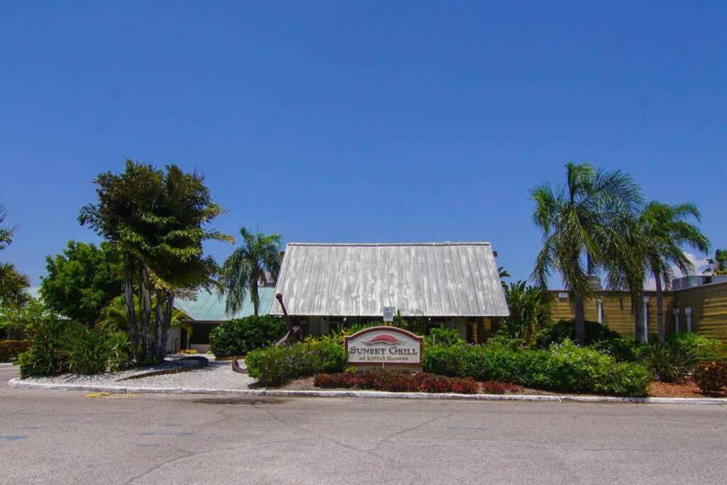 River Delight,Studio109, Beach & Pool Steps Away + Wifi Ruskin Exterior foto